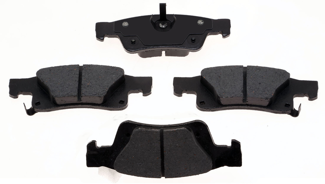 ACDelco 17D1455CH Professional Ceramic Front Disc Brake Pad Set 